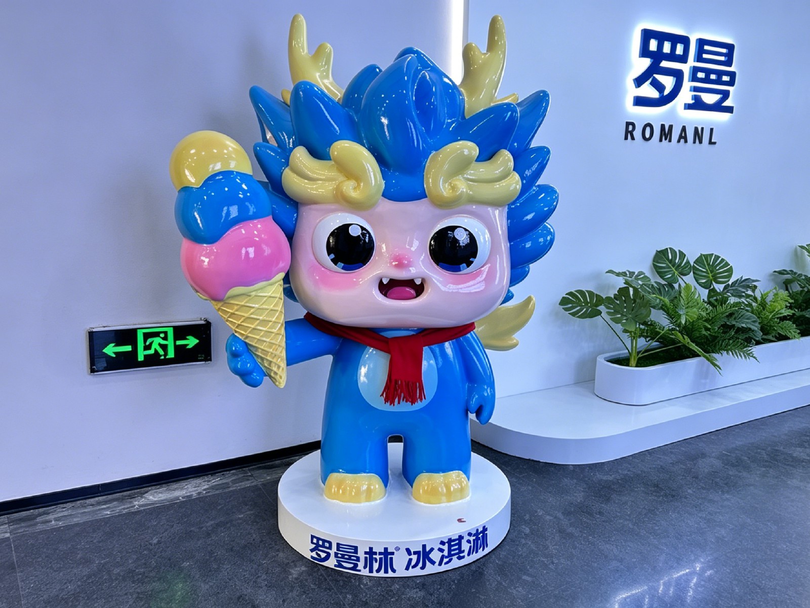 玻璃钢 IP 形象雕塑 7